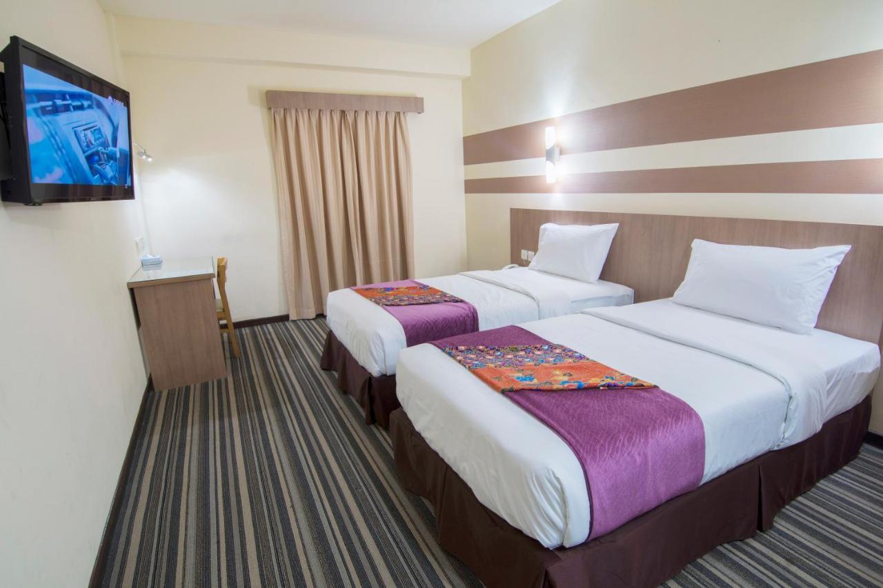 Grand Sentosa Hotel 3*