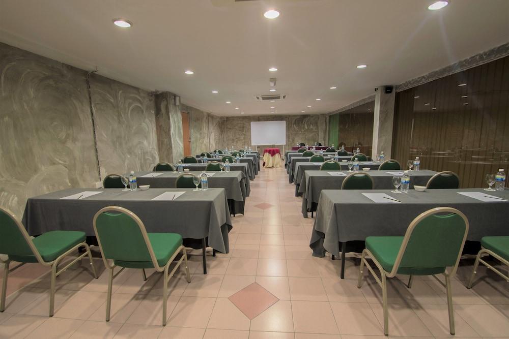 Grand Sentosa Hotel